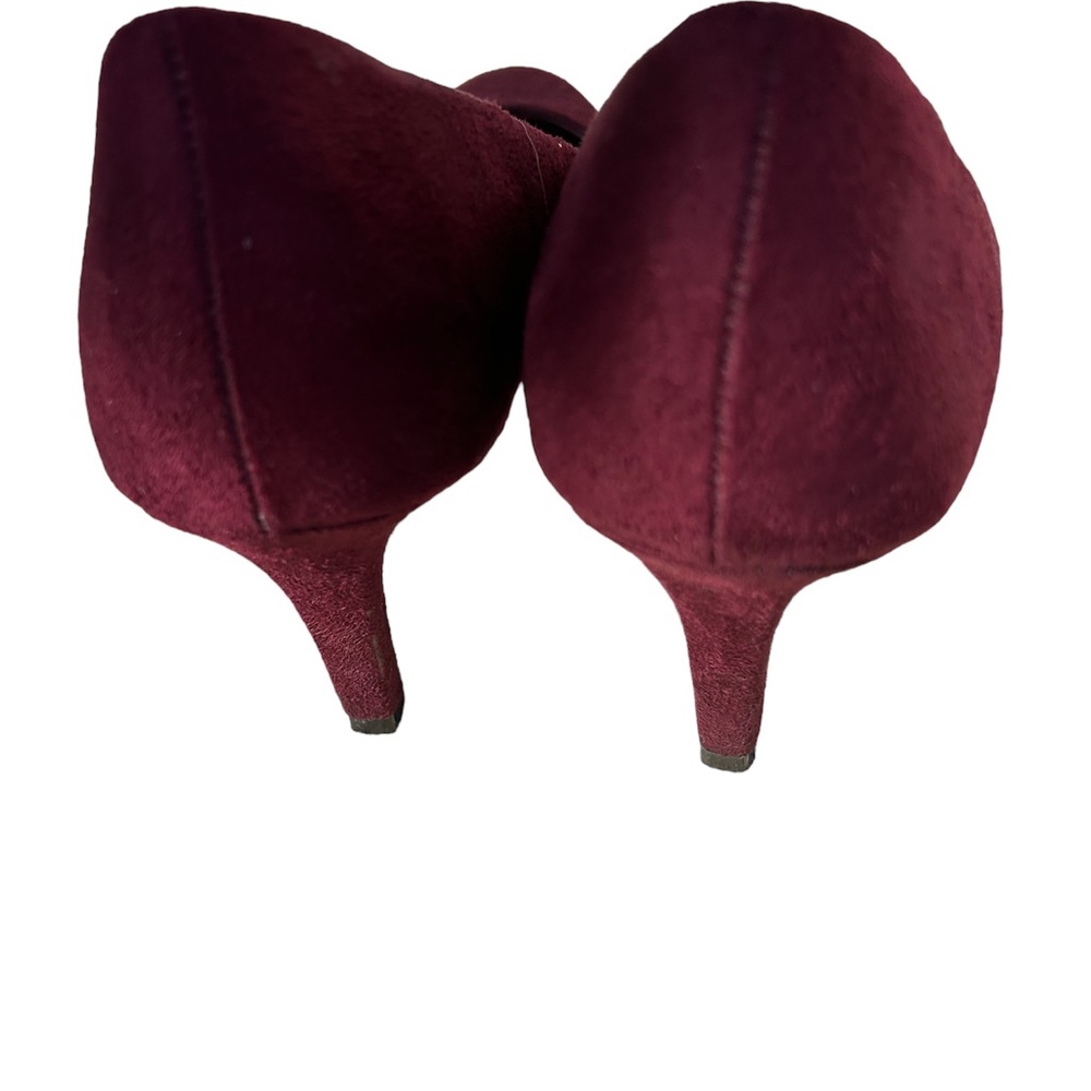 Comfort plus by Predictions. Size 8.5  . Burgundy Swede 3 inch Heels. Round Toe. - Picture 3 of 7